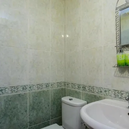 2 Bedrooms Balcony Flat アパート アルヴォル