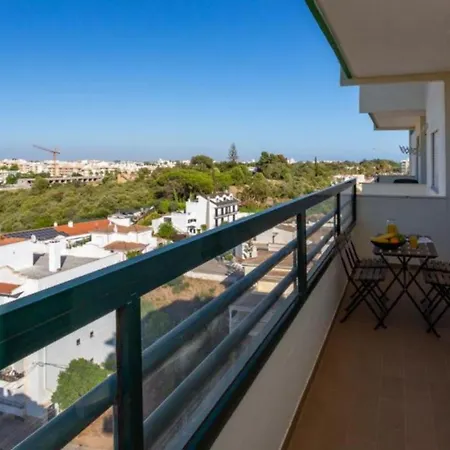 アパート 2 Bedrooms Balcony Flat *