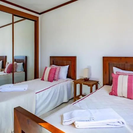 2 Bedrooms Balcony Flat アパート