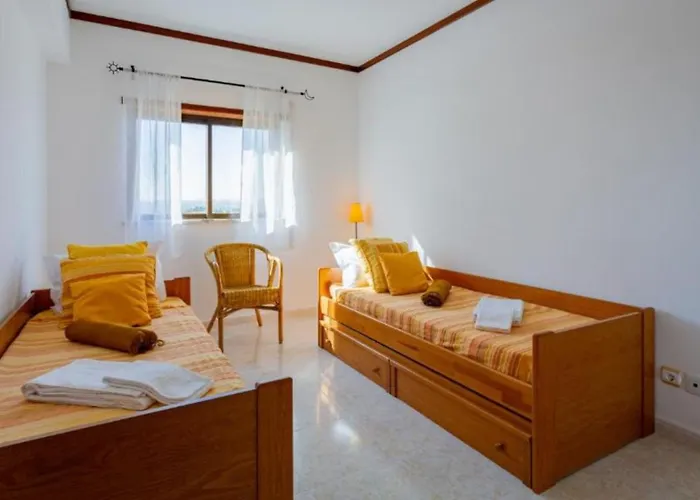 2 Bedrooms Balcony Flat Lägenhet *