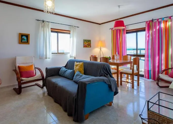 2 Bedrooms Balcony Flat Lägenhet