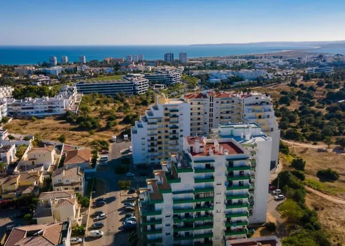 2 Bedrooms Balcony Flat